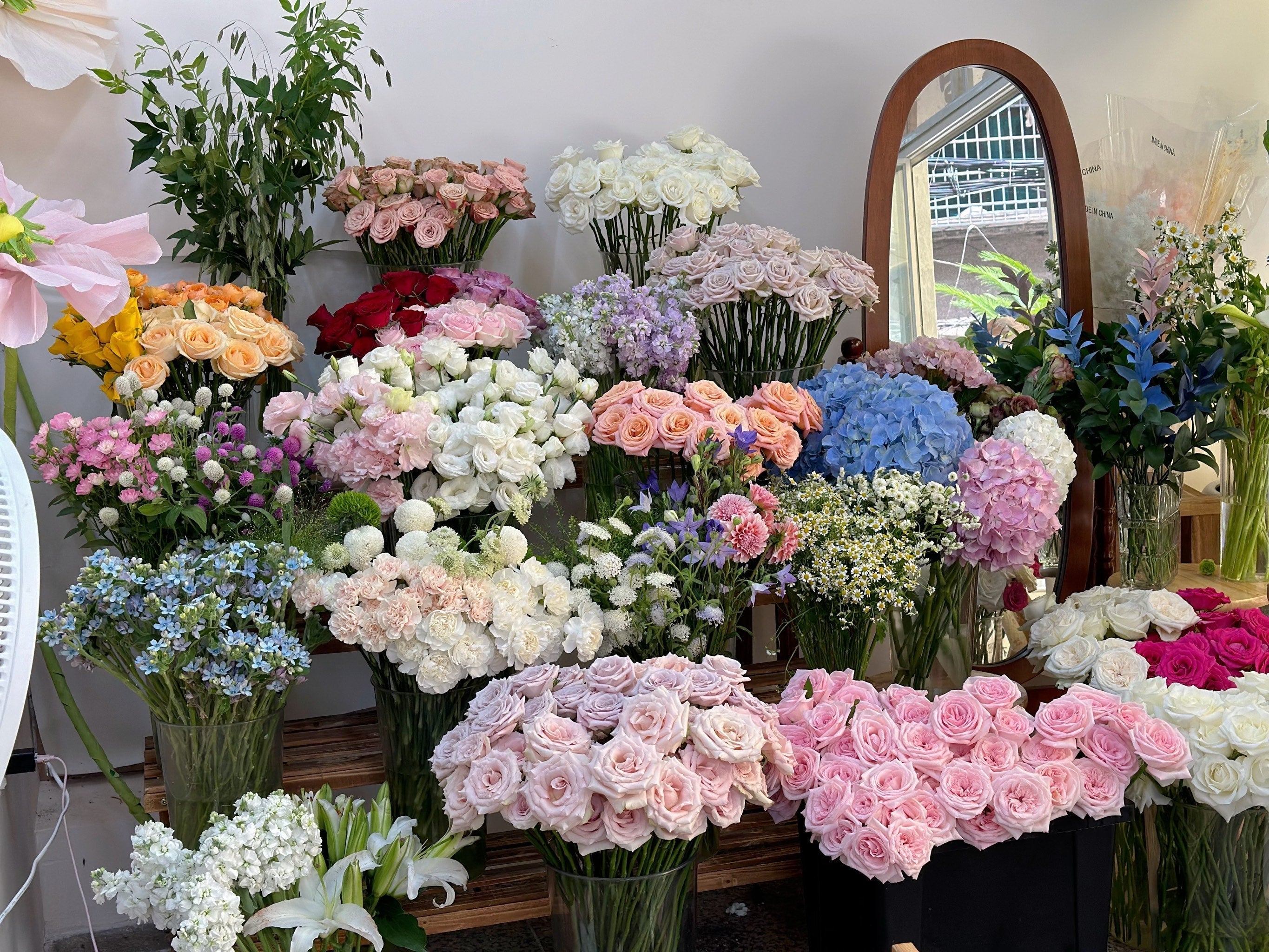 The Secret Language of Flowers: Symbolism of Roses, Jasmine, Lavender, Gardenia, Osmanthus, Violet, Magnolia, Lilac, and Cherry Blossom